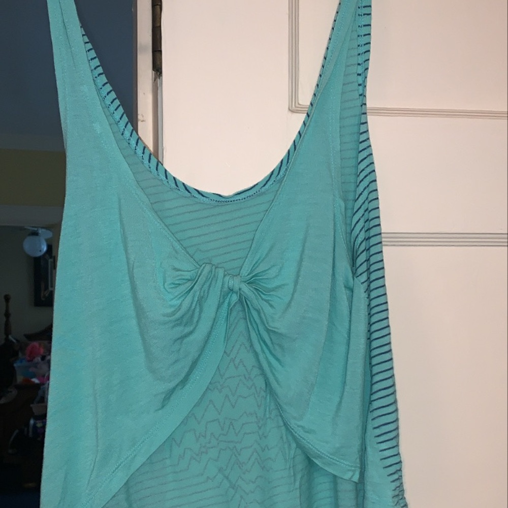 Crop Top! - Picture 3 of 3